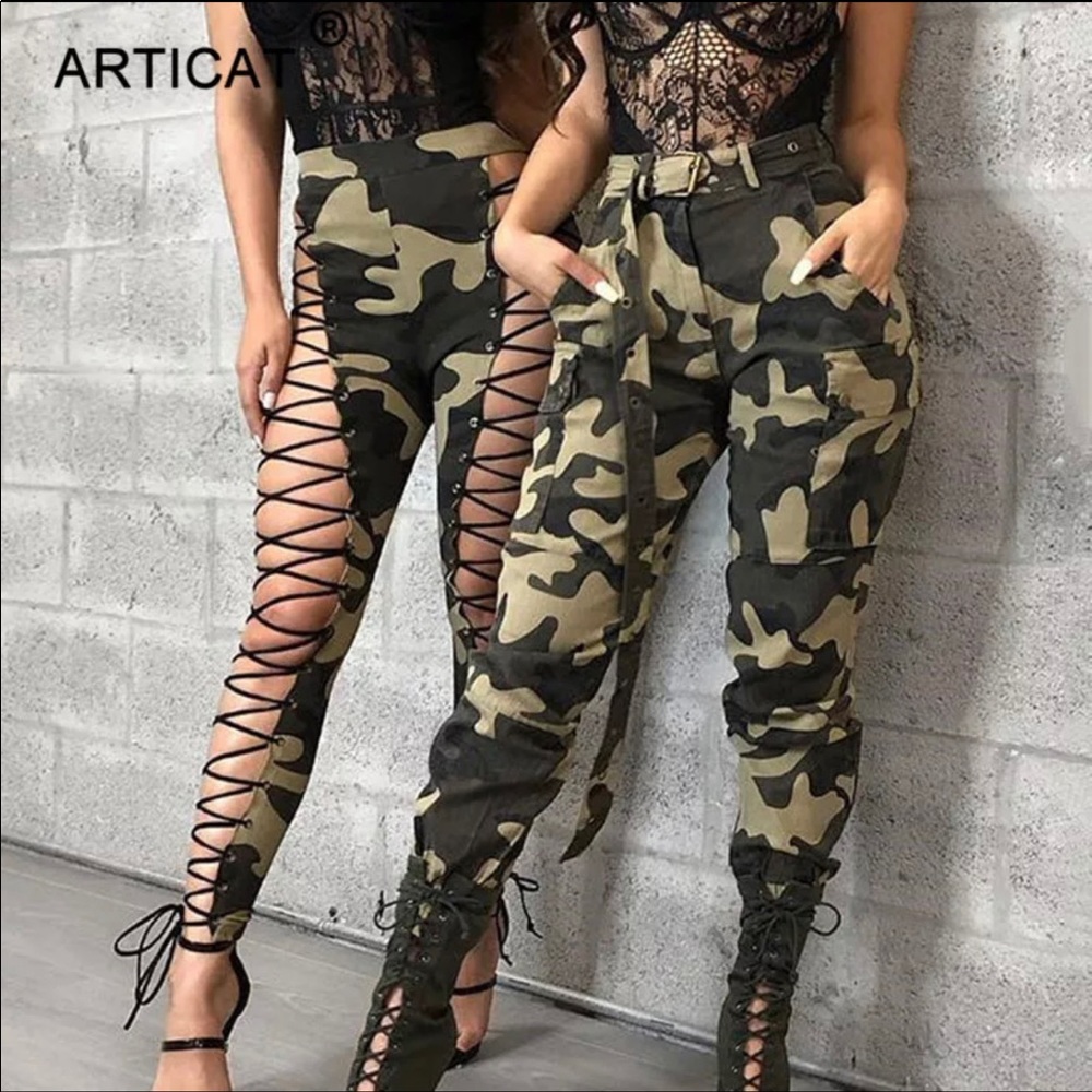 Unique pants!!! Size L- only 1 left!